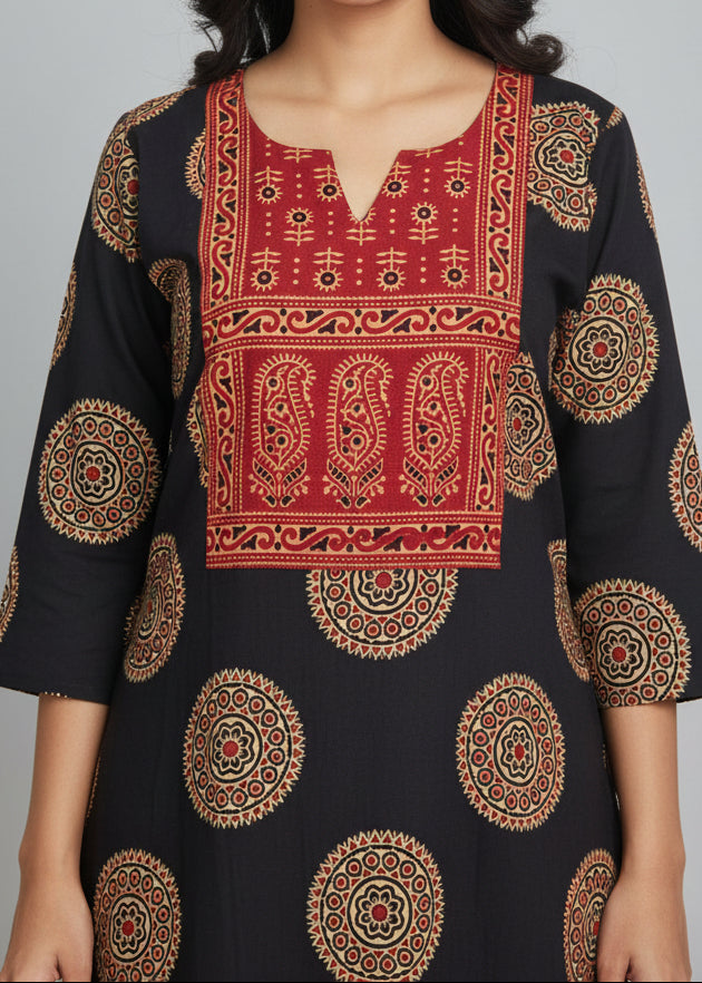 MANDALA BLACK 01