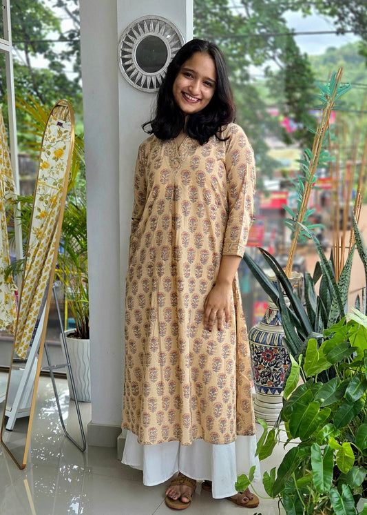 BEIGE handblock cotton top