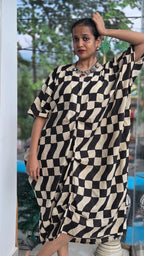 BLACK BOXES FRILLED KIMONA