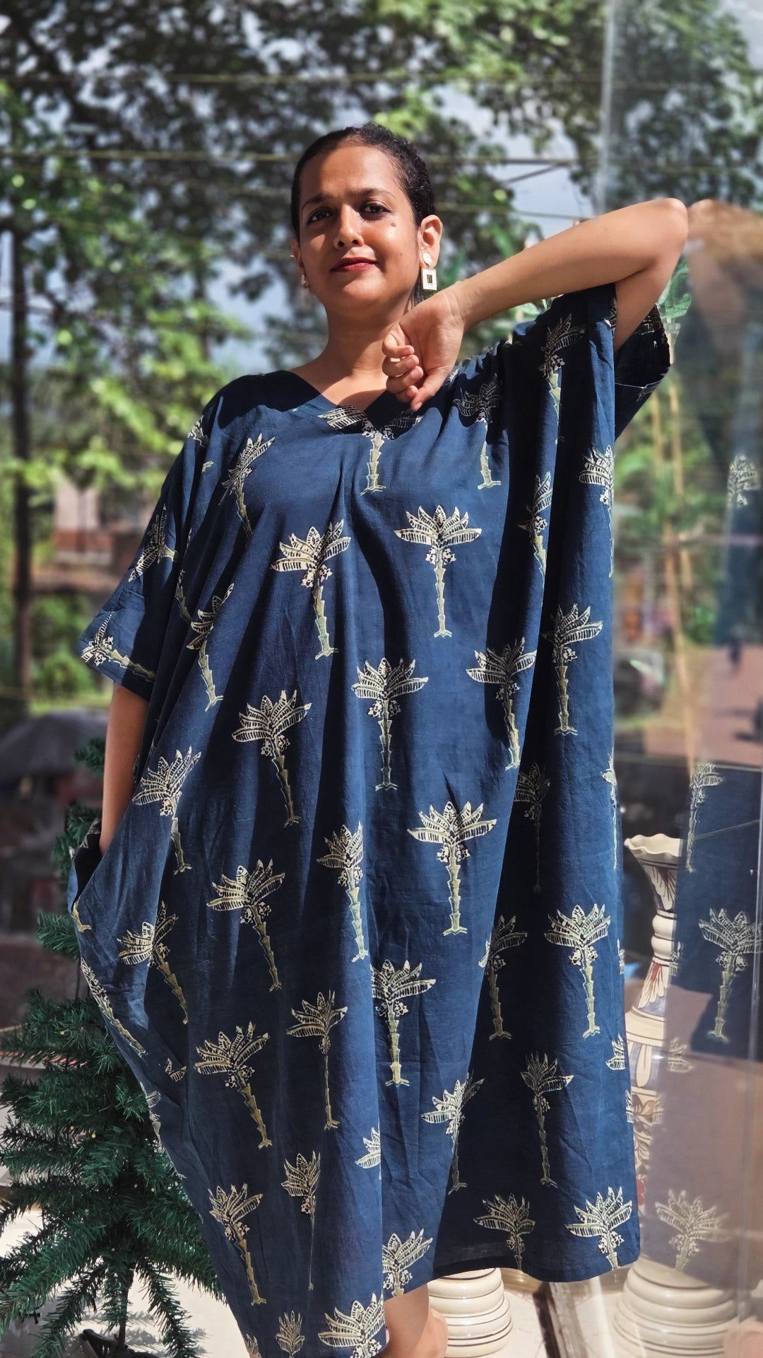 AJARAKH KIMONA V NECK(  TREE PRINT)