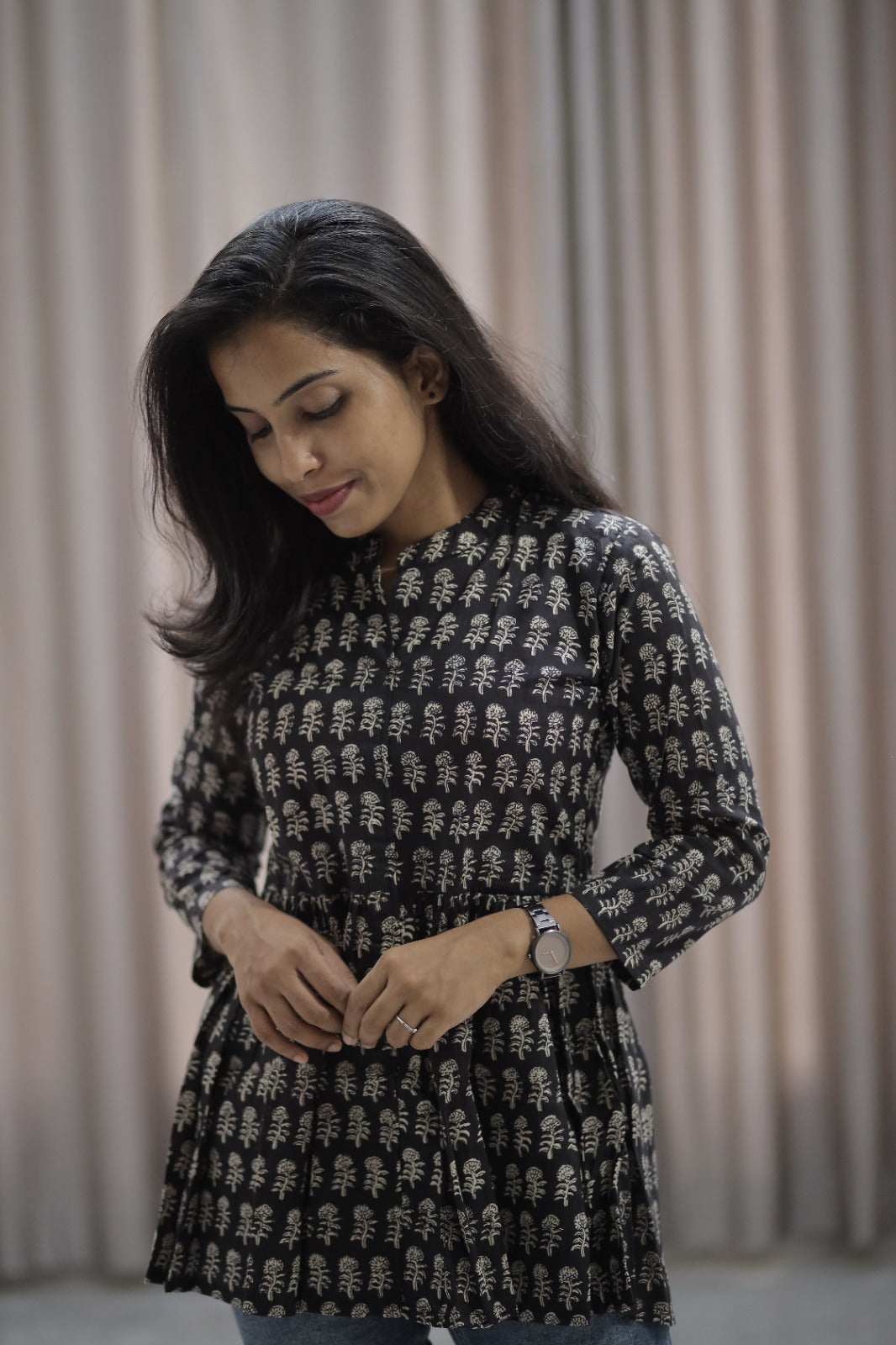 MERAKI BLACK FLORAL